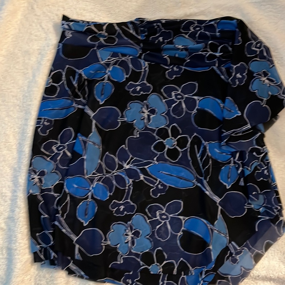 Swim net skirt cover up new condition no snags